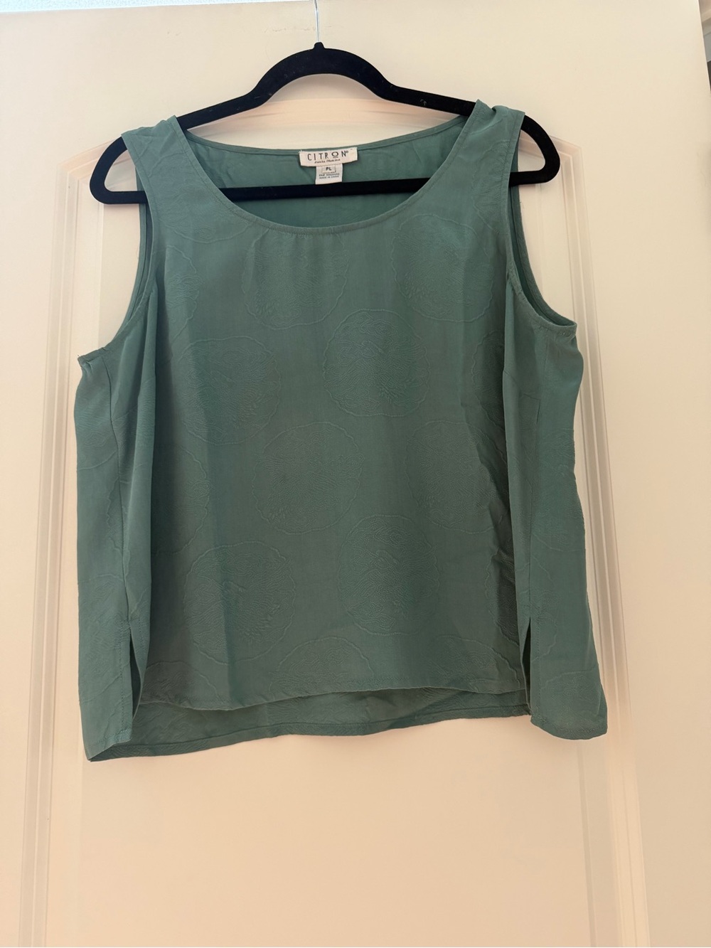 Citron Santa Monica 100% Silk Sage Green Embossed Tank Shell top. PL. office.